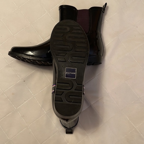 Tommy Hilfiger Black Rain Booties - Picture 5 of 6